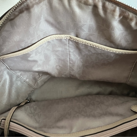 Coach Handbag - Picture 7 of 12